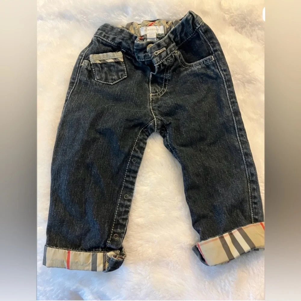 BURBERRY Vest, Striped Polo Shirt, Jeans, & GOLDEN GOOSE sneakers - Picture 9 of 16